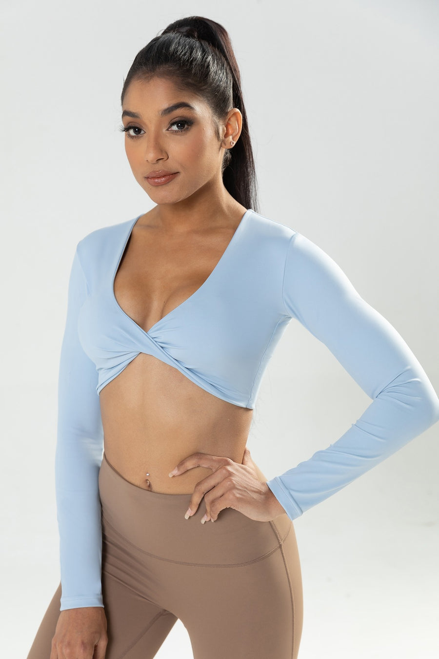 Twist Knot Long Sleeve Workout Crop Top W/bra